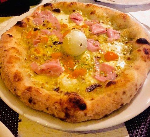 Johnny's Pizzeria