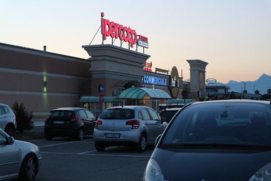 Centro Commerciale i Portali